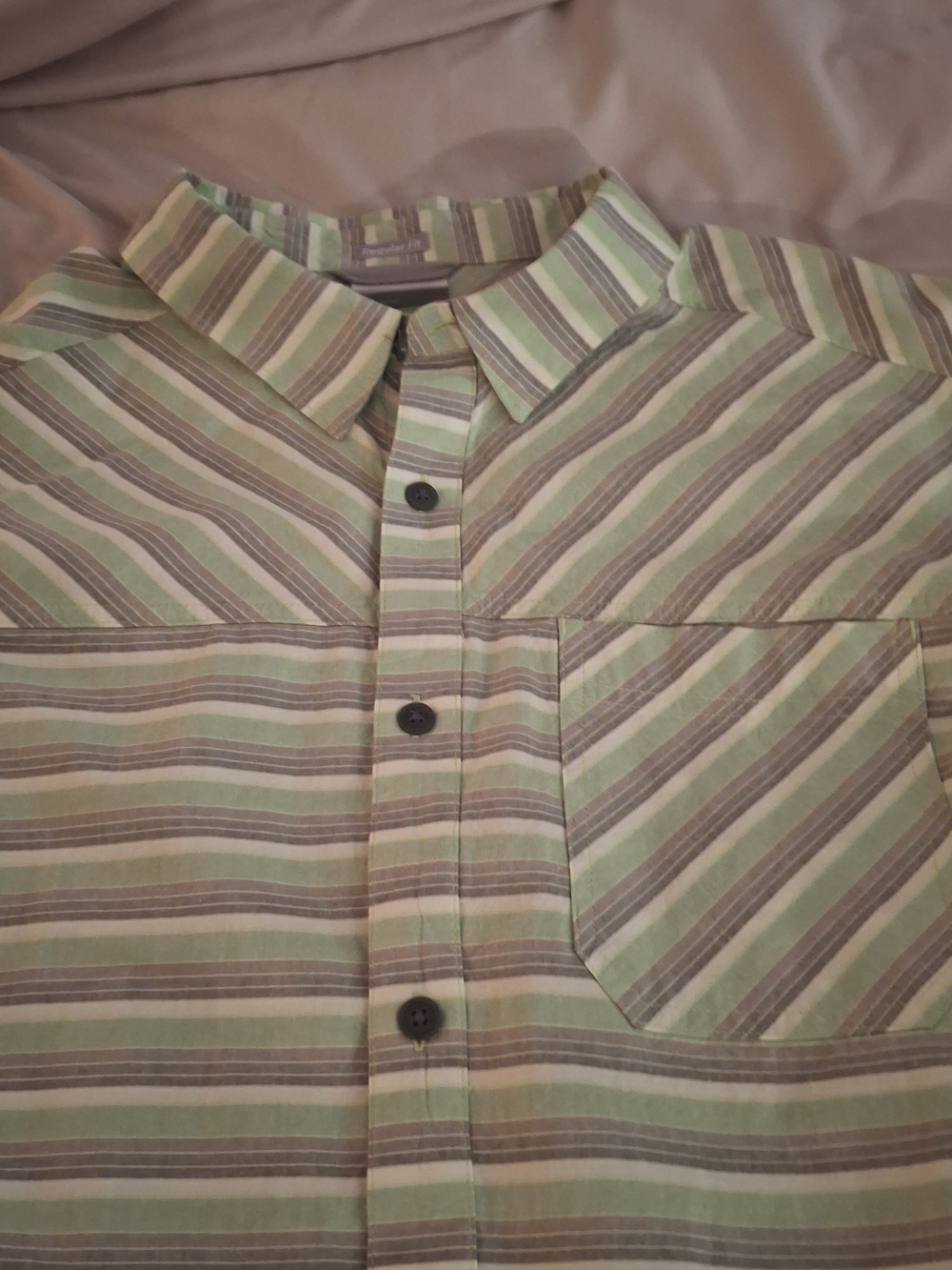 Columbia Men's Short-Sleeve Button-Down in Mint and Gray Stripe - Picture 4 of 8